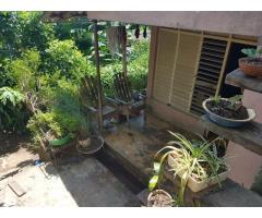 Cerca de río y playa