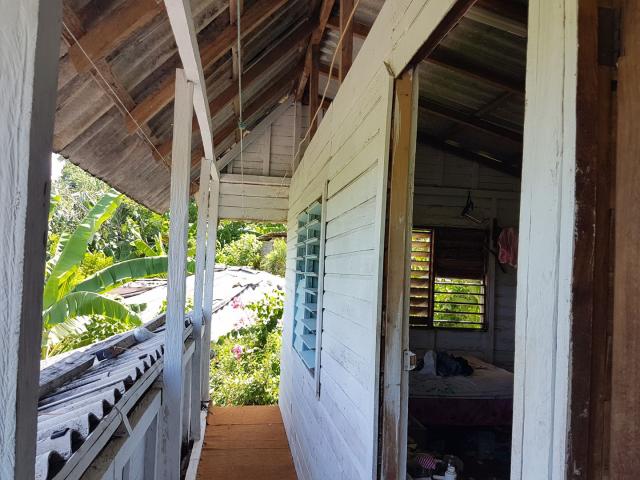 Cerca de río y playa