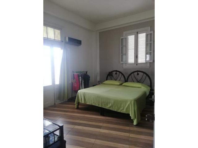 VENDO APTO: 4 CUARTOS/4 BAÑOS EN LA RAMPA, ADECUADO P/HOSTAL, CON COCINA COMEDOR GRANDE (35 m2)