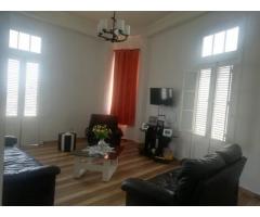 VENDO APTO: 4 CUARTOS/4 BAÑOS EN LA RAMPA, ADECUADO P/HOSTAL, CON COCINA COMEDOR GRANDE (35 m2)