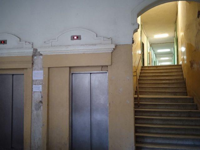 VENDO APTO: 4 CUARTOS/4 BAÑOS EN LA RAMPA, ADECUADO P/HOSTAL, CON COCINA COMEDOR GRANDE (35 m2)