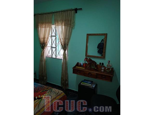 53 5 1173680 y 76903885 VENDO mi Casa de 3 Niveles