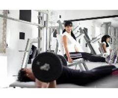 Un lugar muy amplio con buena cantidad de aparat..