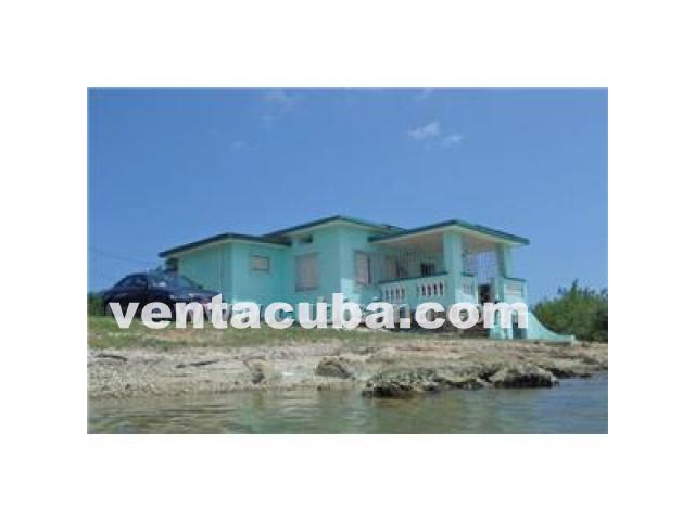 exclusiva residencia frente al mar en cienfuegos..
