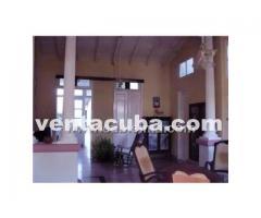 se vende en camaguey casa 5 cuartos muy buen est..