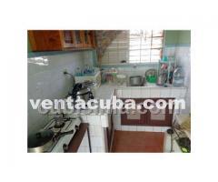 Se vende una casa con portal, sala, comedor, coc..