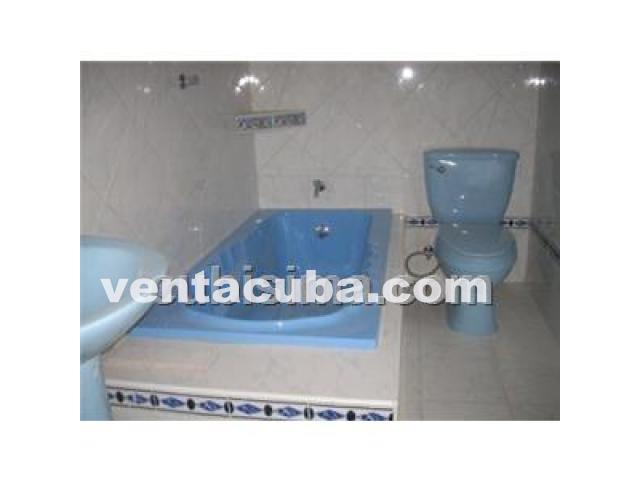 Se vende o se permuta casa de dos niveles compue..