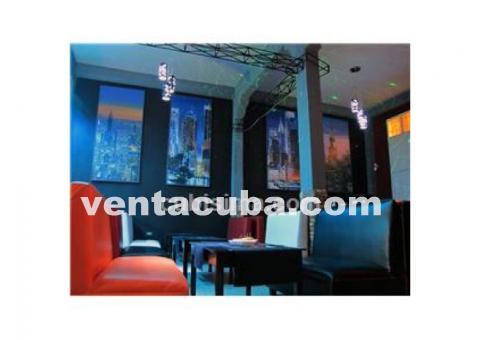 Se vende casa bien céntrica, nueva y decoració..