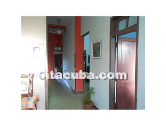 Casa colonial de 3 ctos  y medio con muchas como..