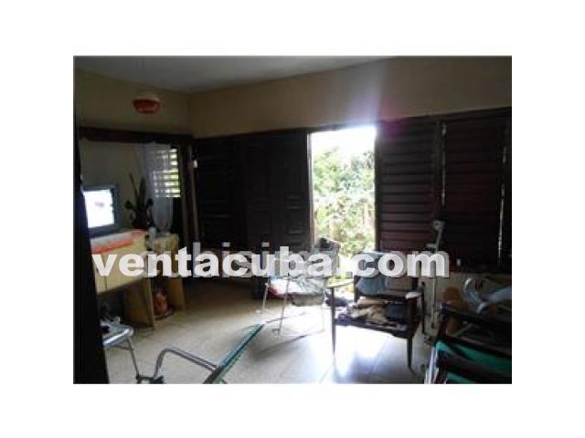 Casa colonial de 3 ctos  y medio con muchas como..