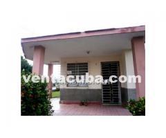 Vivienda de una sola planta (placa libre) constr..