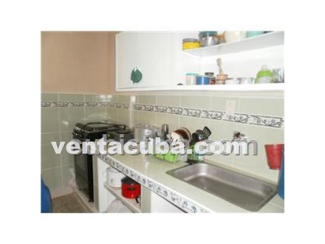 Se vende apartamento en el distrito José Martí..