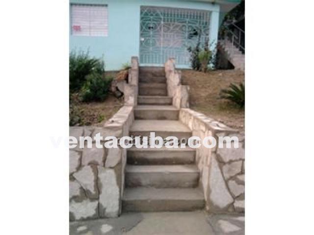 Casa fabricada en el 2011. Tiene 3 cuartos, coci..