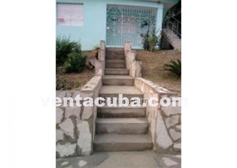 Casa fabricada en el 2011. Tiene 3 cuartos, coci..