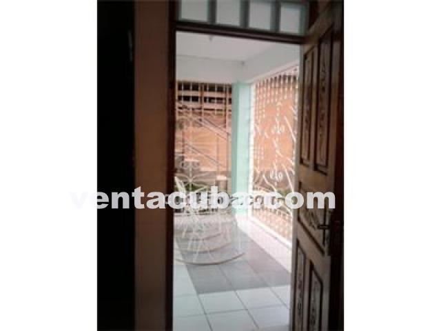 Casa fabricada en el 2011. Tiene 3 cuartos, coci..