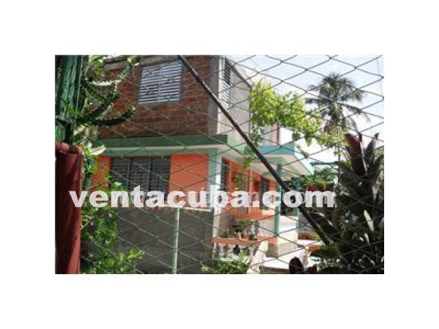 vendo esta casa con piscina, patio grande de tie..