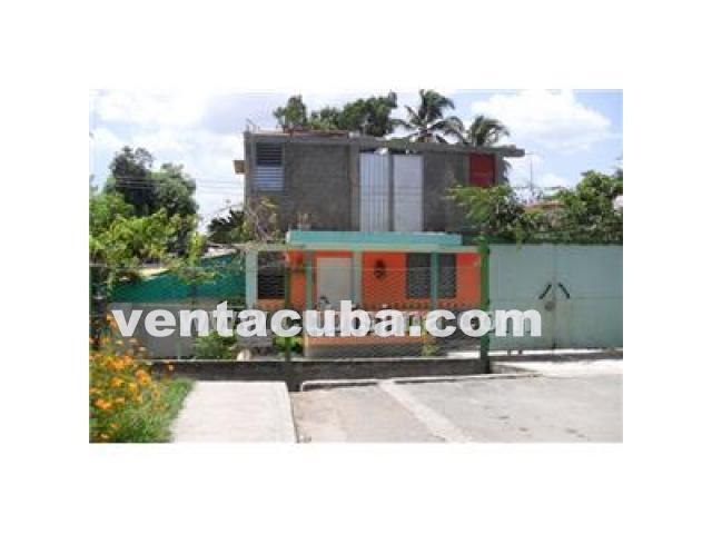 vendo esta casa con piscina, patio grande de tie..