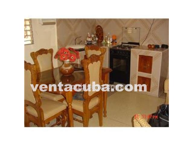 La casa se encuentra en el Reparto Agüero, en S..