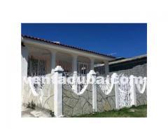 La casa se encuentra en el Reparto Agüero, en S..