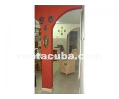 La casa se encuentra en el Reparto Agüero, en S..