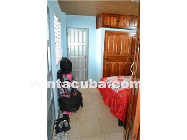 hermosa casa de portal,sala,dos habitaciones mat..