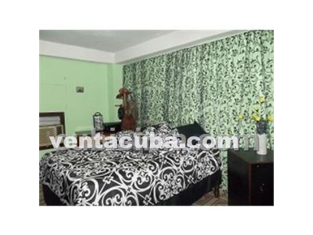 Se vende casa en el centro de la ciudad de Santi..