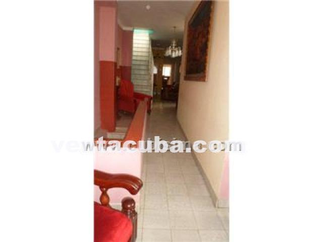 casa de dos niveles el 1ro tiene portal, recibid..