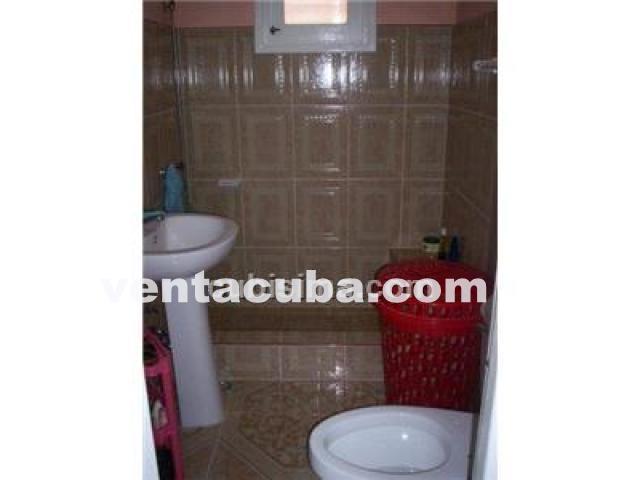 Precio negociable casa-apartamento en bajos, amp..