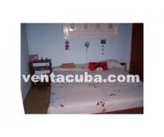 Precio negociable casa-apartamento en bajos, amp..