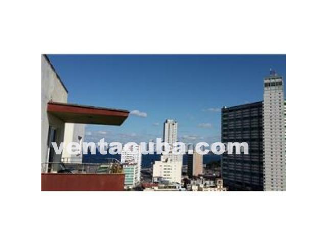 vendo apto en la calle linea (vedado) con garaje..