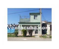 casa independiente de 4/4 y 2 baños en límite ..