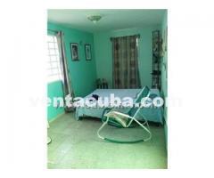 casa independiente de 4/4 y 2 baños en límite ..