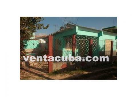 Vendo casa independiente con 2 cuartos en el Her..