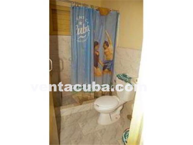 Vendo casa independiente con 2 cuartos en el Her..