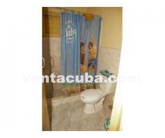 Vendo casa independiente con 2 cuartos en el Her..