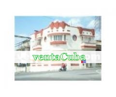 - HERMOSA CASA ART-DECO/LISTA PARA VIVIRLA,EN EL..