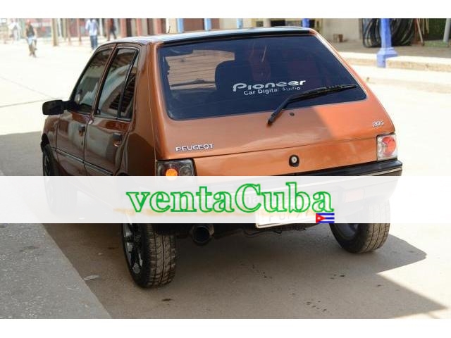 vendo peugeot 205 diesel con aire me arreglo 537..