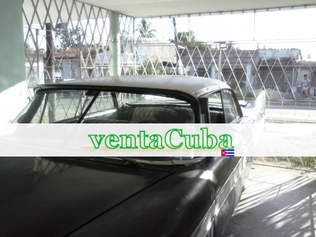 vendo  plymouth del a&ntildeo 1958, con moto..