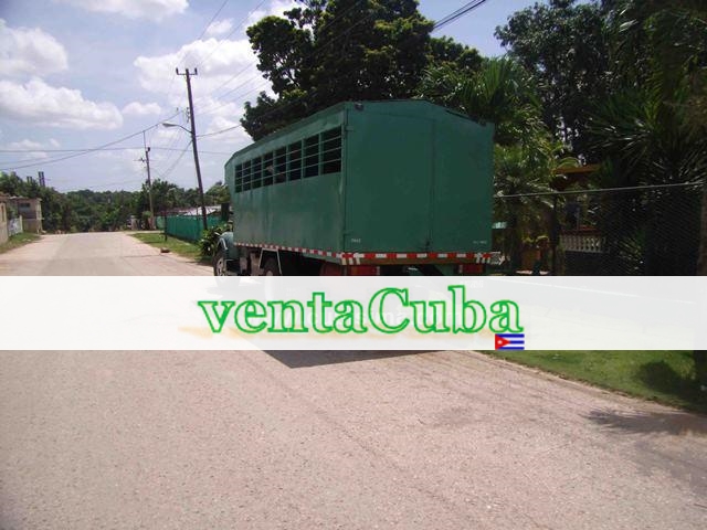 vendo un camion internacional 49 con motor ford ..