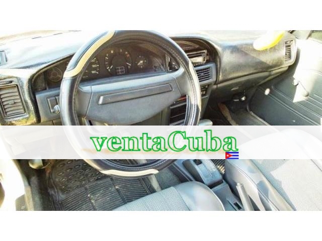 vendo toyota corolla del 90 automatico muy fuert..