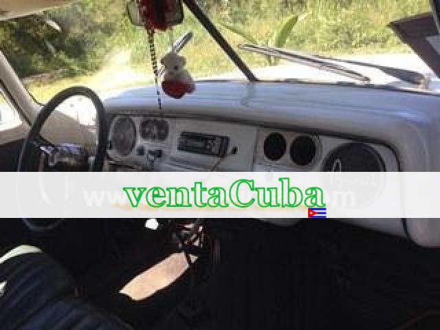 vendo plymouth del 56 de petroleo. tel: 77654737..