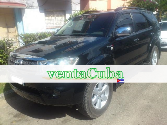 ****--jeep toyota fortuner srv del 2010---diesel..