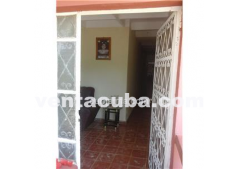 Casa independiente, jardín, sala, 4 cuartos, do..