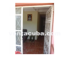 Casa independiente, jardín, sala, 4 cuartos, do..