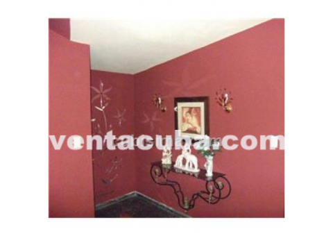 Bella casa de dos pisos de un reconocido medico ..