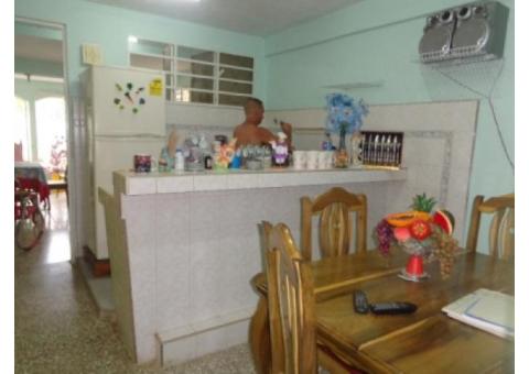 VENTA DE CASA MODERNA Y CENTRICA EN GUINES .MAYABEQUE