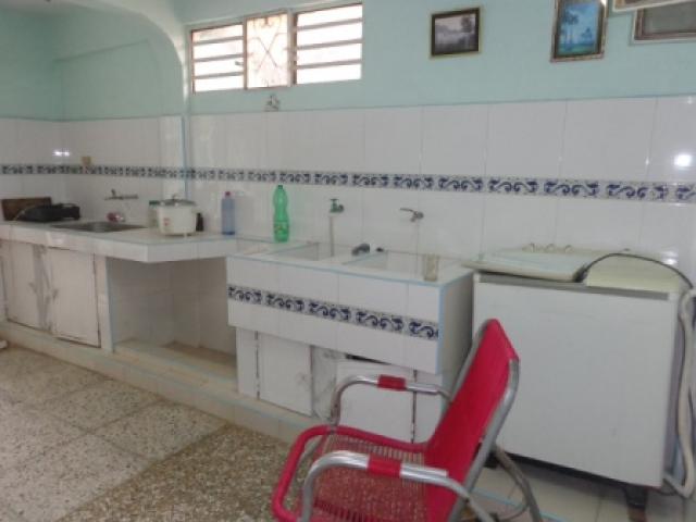 VENTA DE CASA MODERNA Y CENTRICA EN GUINES .MAYABEQUE