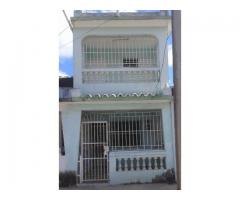 VENTA DE CASA MODERNA Y CENTRICA EN GUINES .MAYABEQUE