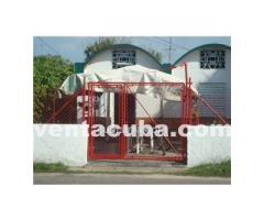 La casa es en Calle terzera,cerca de el gasoline..