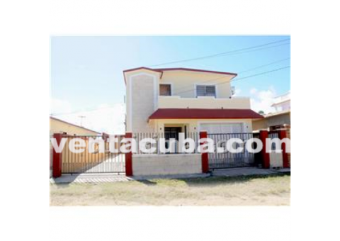Casa de dos plantas en Sta Marta, Varadero. A so..